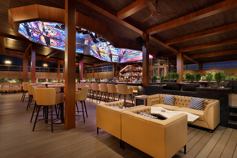 Zing Sky Bar & Lounge